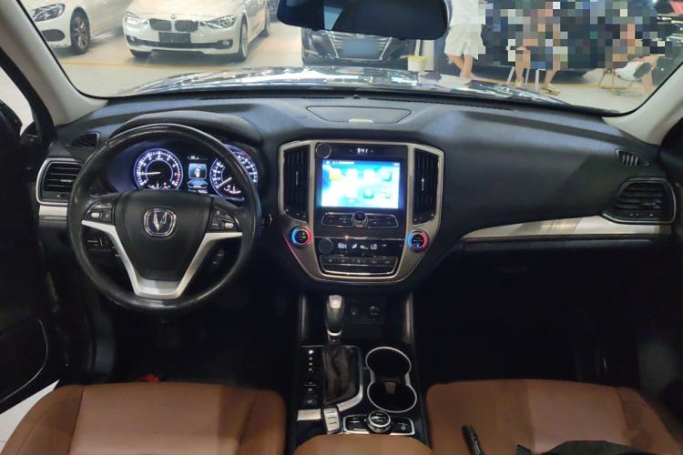 Used CHANGAN CS95 2017 2.0T Two-Wheel Drive Zhituo Edition Interior 2