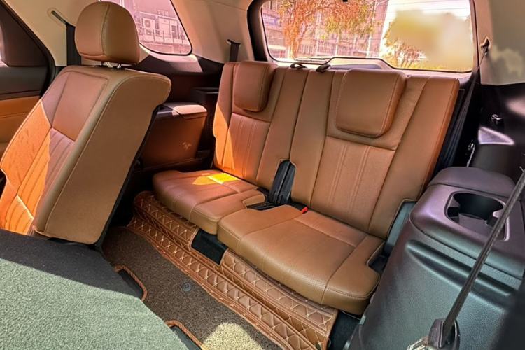 Used CHANGAN CS95 2017 2.0T Two-Wheel Drive Zhiyuan Edition Interior 4