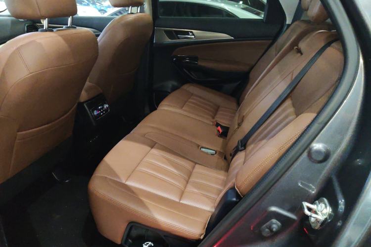 Used CHANGAN CS95 2017 2.0T Two-Wheel Drive Zhituo Edition Interior 4
