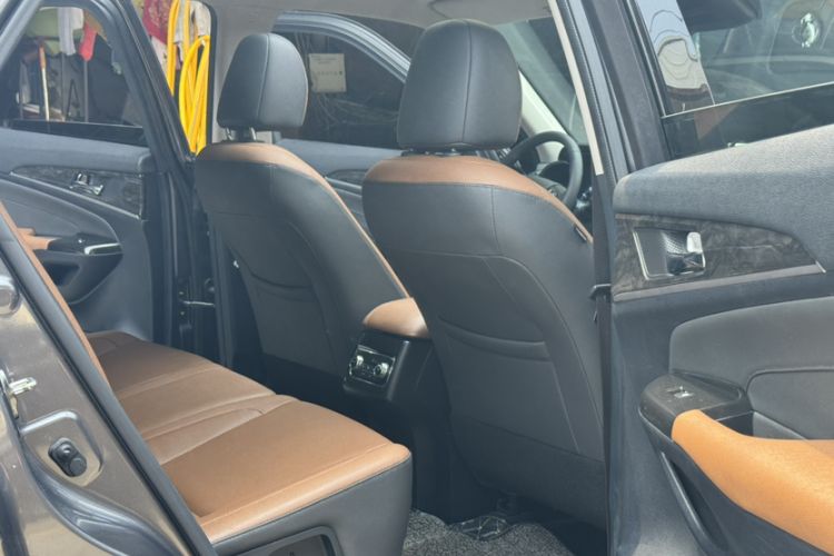 Used CHANGAN CS95 2017 2.0T Four-Wheel Drive SmartDrive Edition Interior 9