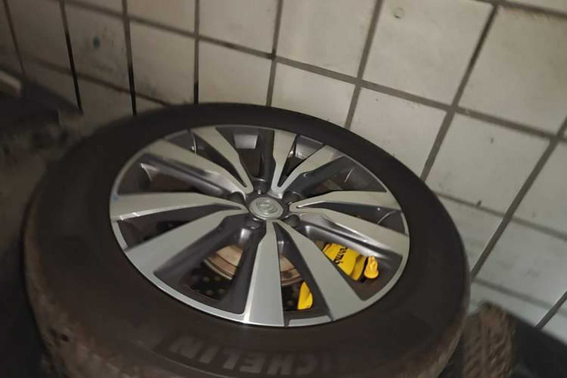 Used CHANGAN CS95 2017 2.0T Four-Wheel Drive ZhiZun Edition Left Front Wheel Hub