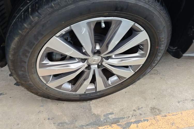 Used CHANGAN CS95 2017 2.0T Four-Wheel Drive SmartDrive Edition Left Front Wheel Hub
