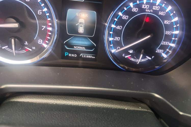 Used CHANGAN CS95 2017 2.0T Two-Wheel Drive Smart Enjoyment Version Odometer Close Up