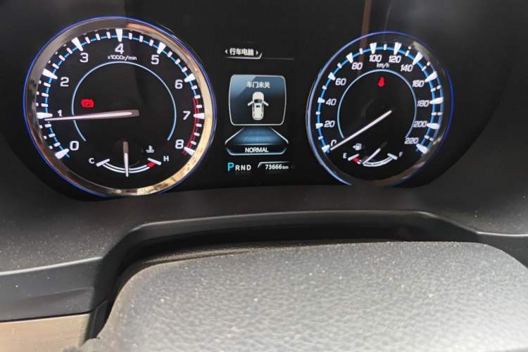 Used CHANGAN CS95 2017 2.0T Two-Wheel Drive Zhitu Edition Odometer Close Up