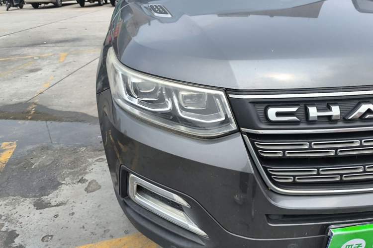 Used CHANGAN CS95 2017 2.0T Two-Wheel Drive Zhituo Edition Right Front Headlight