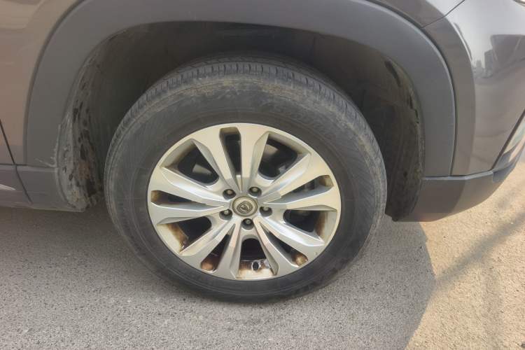Used CHANGAN CS95 2017 2.0T Two-Wheel Drive Zhiyuan Edition Right Front Wheel Hub