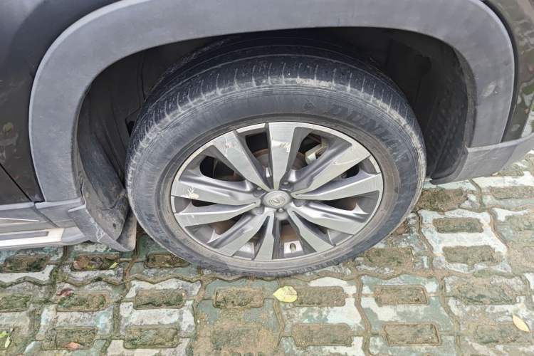 Used CHANGAN CS95 2017 2.0T Two-Wheel Drive Zhitu Edition Right Front Wheel Hub