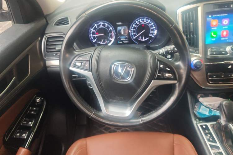 Used CHANGAN CS95 2017 2.0T Two-Wheel Drive Smart Enjoyment Version Steering Wheel