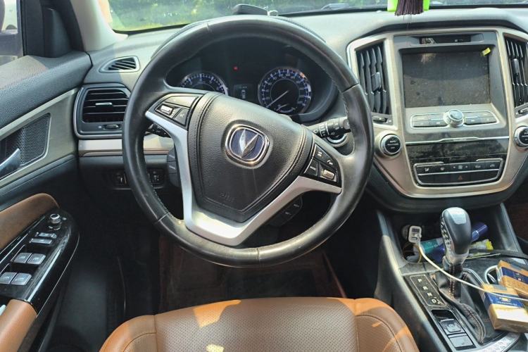 Used CHANGAN CS95 2017 2.0T Two-Wheel Drive Zhituo Edition Steering Wheel