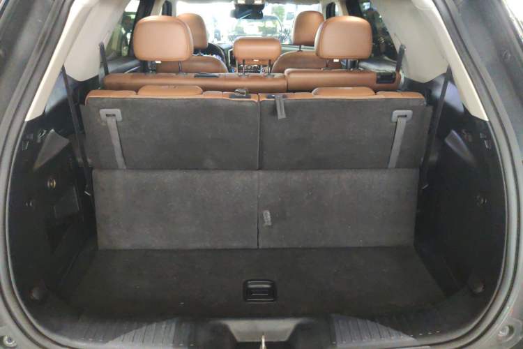 Used CHANGAN CS95 2017 2.0T Two-Wheel Drive Zhituo Edition Trunk