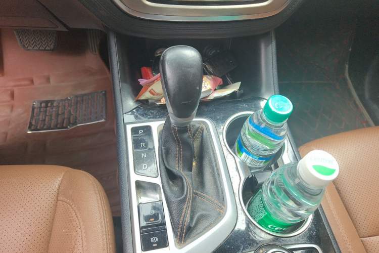 Used CHANGAN CS95 2017 2.0T Two-Wheel Drive Zhiyuan Edition Gear Lever
