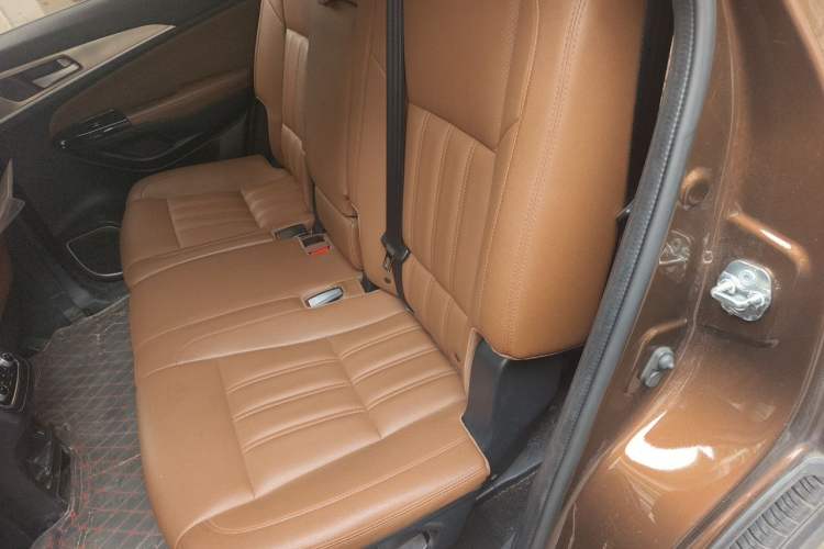 Used CHANGAN CS95 2017 2.0T Two-Wheel Drive Zhiyuan Edition Left Rear Seat