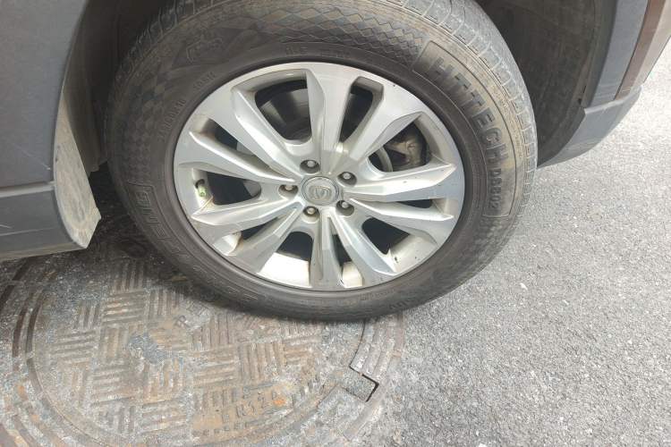 Used CHANGAN CS95 2017 2.0T Two-Wheel Drive Zhiyuan Edition Right Front Wheel Hub
