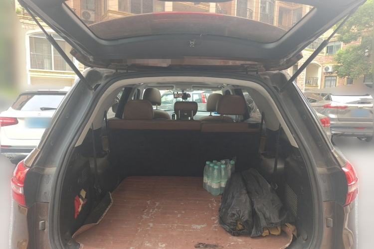 Used CHANGAN CS95 2017 2.0T Two-Wheel Drive Zhiyuan Edition Trunk