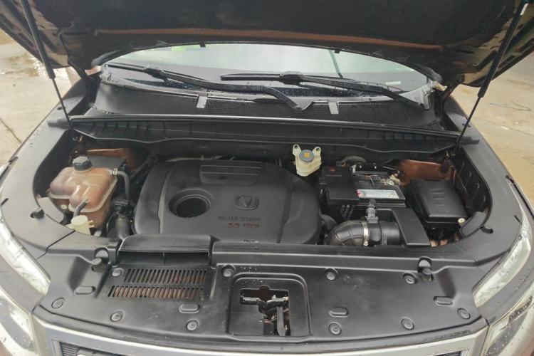 Used CHANGAN CS95 2017 2.0T Two-Wheel Drive Zhiyuan Edition Engine Bay