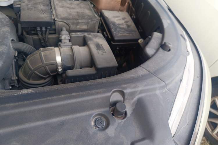 Used CHANGAN CS95 2017 2.0T Two-Wheel Drive Zhitu Edition Engine Bay Left