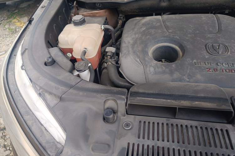 Used CHANGAN CS95 2017 2.0T Two-Wheel Drive Zhitu Edition Engine Bay Right