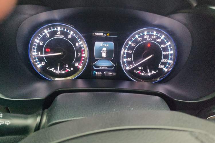 Used CHANGAN CS95 2017 2.0T Two-Wheel Drive Zhiyuan Edition Odometer Close Up