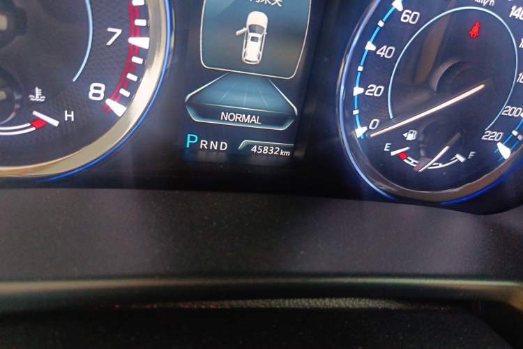 Used CHANGAN CS95 2017 2.0T Two-Wheel Drive Zhitu Edition Odometer Close Up