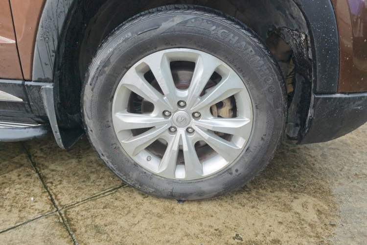 Used CHANGAN CS95 2017 2.0T Two-Wheel Drive Zhiyuan Edition Right Front Wheel Hub
