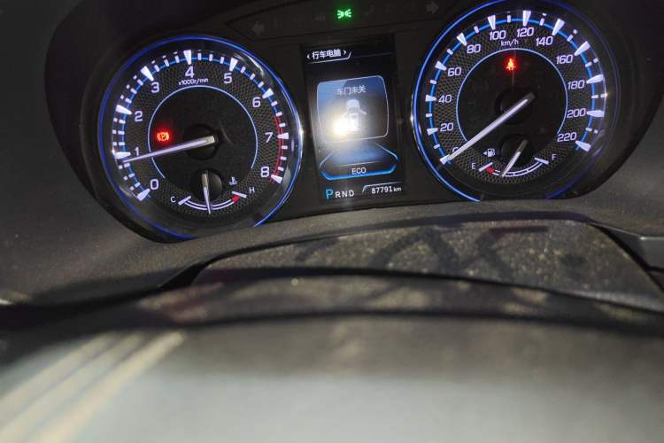 Used CHANGAN CS95 2017 2.0T Four-Wheel Drive SmartDrive Edition Odometer Close Up
