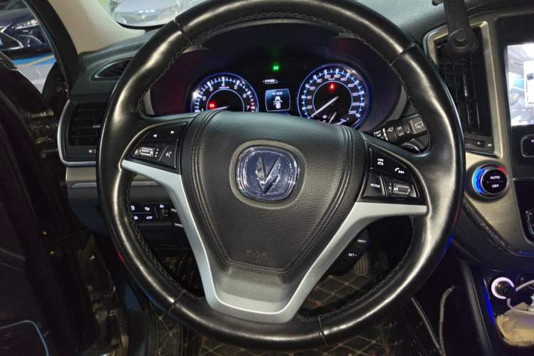 Used CHANGAN CS95 2017 2.0T Four-Wheel Drive SmartDrive Edition Steering Wheel