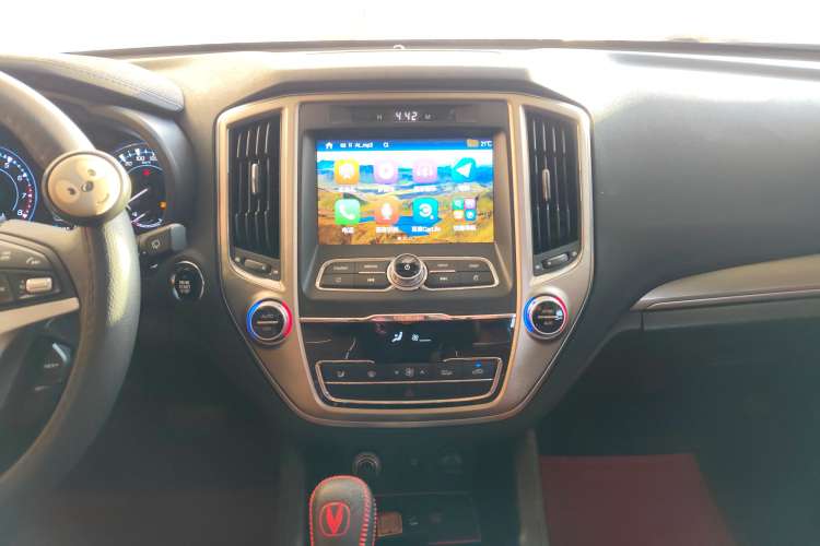 Used CHANGAN CS95 2017 2.0T Two-Wheel Drive Zhitu Edition Audio And AC Panel