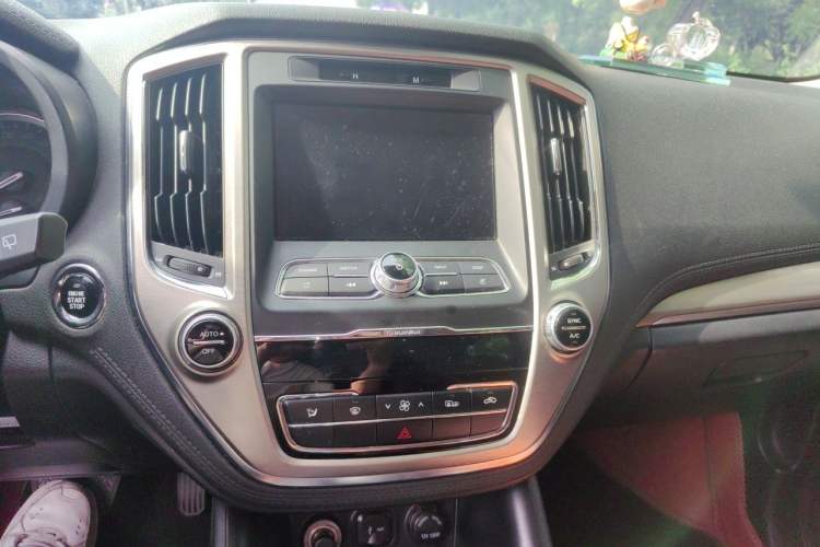 Used CHANGAN CS95 2017 2.0T Two-Wheel Drive Zhitu Edition Audio And AC Panel