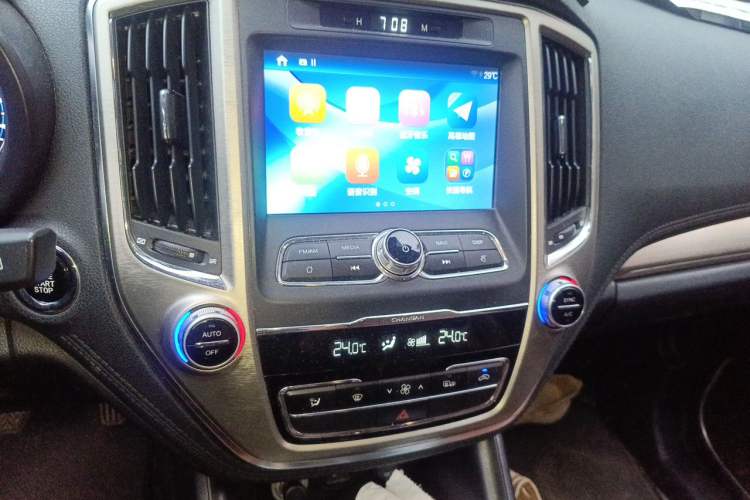 Used CHANGAN CS95 2017 2.0T Four-Wheel Drive SmartDrive Edition Audio And AC Panel