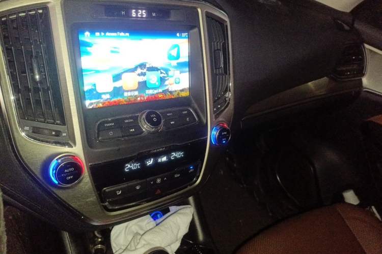 Used CHANGAN CS95 2017 2.0T Two-Wheel Drive Zhiyuan Edition Audio And AC Panel