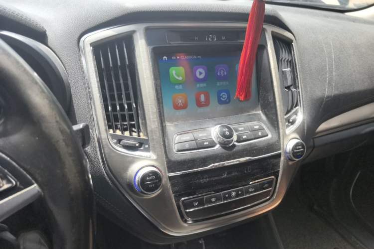 Used CHANGAN CS95 2017 2.0T Two-Wheel Drive Zhiyuan Edition Audio And AC Panel