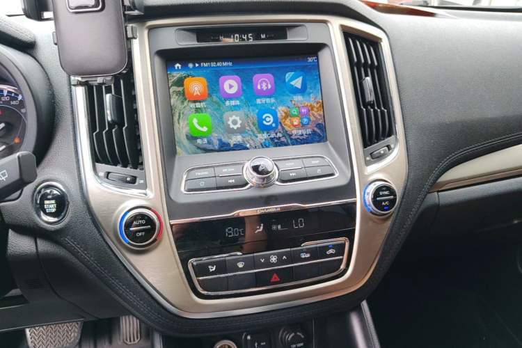 Used CHANGAN CS95 2017 2.0T Two-Wheel Drive Zhitu Edition Audio And AC Panel