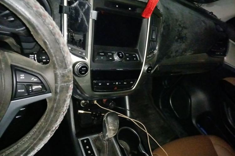 Used CHANGAN CS95 2017 2.0T Two-Wheel Drive Zhiyuan Edition Audio And AC Panel