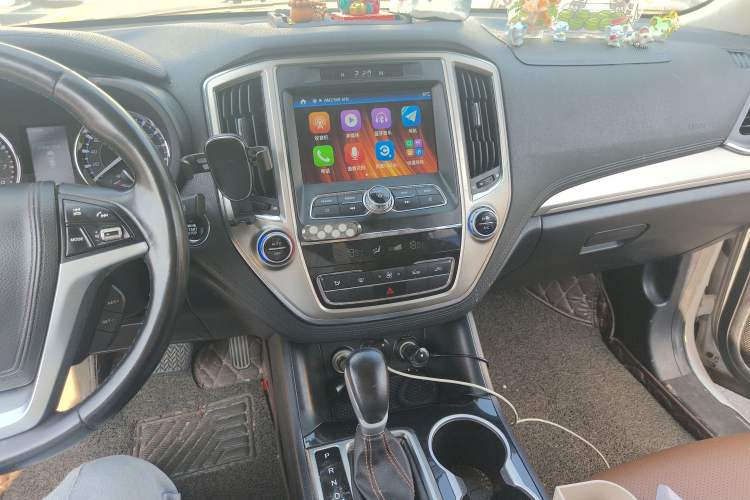 Used CHANGAN CS95 2017 2.0T Two-Wheel Drive Zhitu Edition Audio And AC Panel