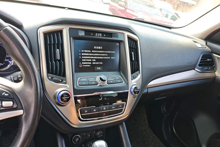 Used CHANGAN CS95 2017 2.0T Two-Wheel Drive Zhituo Edition Audio And AC Panel