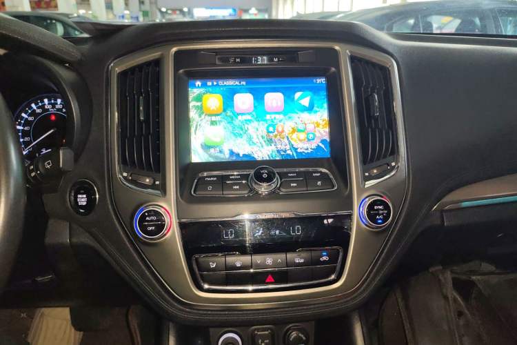 Used CHANGAN CS95 2017 2.0T Two-Wheel Drive Zhitu Edition Audio And AC Panel