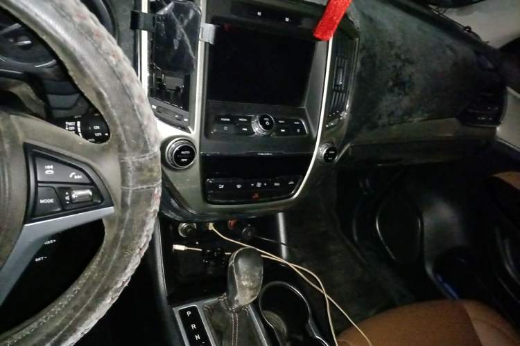 Used CHANGAN CS95 2017 2.0T Two-Wheel Drive Zhiyuan Edition Audio And AC Panel