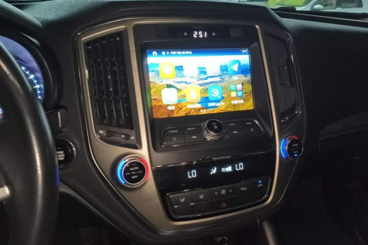 Used CHANGAN CS95 2017 2.0T Two-Wheel Drive Zhiyuan Edition Audio And AC Panel