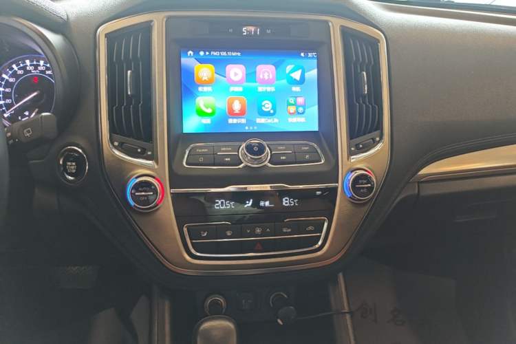 Used CHANGAN CS95 2017 2.0T Two-Wheel Drive Zhiyuan Edition Audio And AC Panel