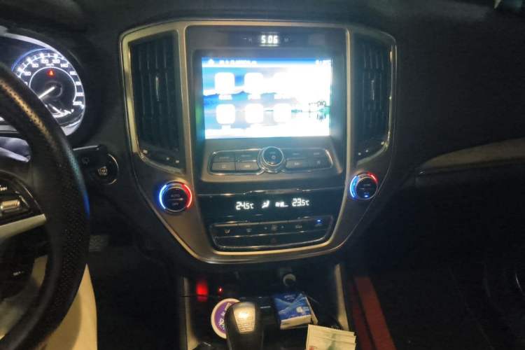 Used CHANGAN CS95 2017 2.0T Two-Wheel Drive Zhituo Edition Audio And AC Panel