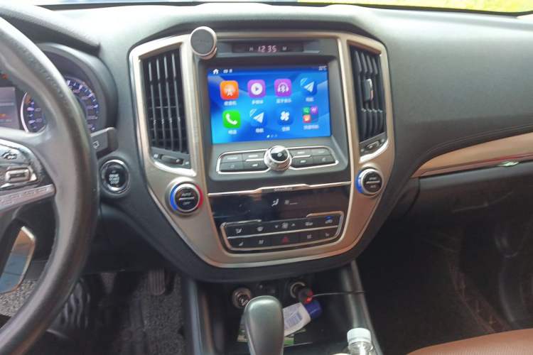 Used CHANGAN CS95 2017 2.0T Four-Wheel Drive ZhiZun Edition Audio And AC Panel