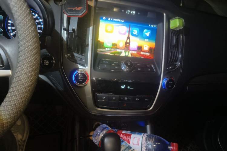 Used CHANGAN CS95 2017 2.0T Four-Wheel Drive SmartDrive Edition Audio And AC Panel