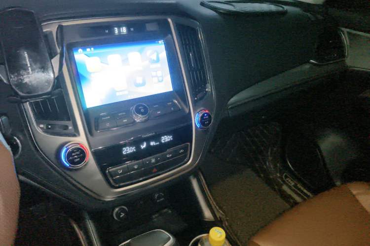 Used CHANGAN CS95 2017 2.0T Two-Wheel Drive Zhitu Edition Audio And AC Panel