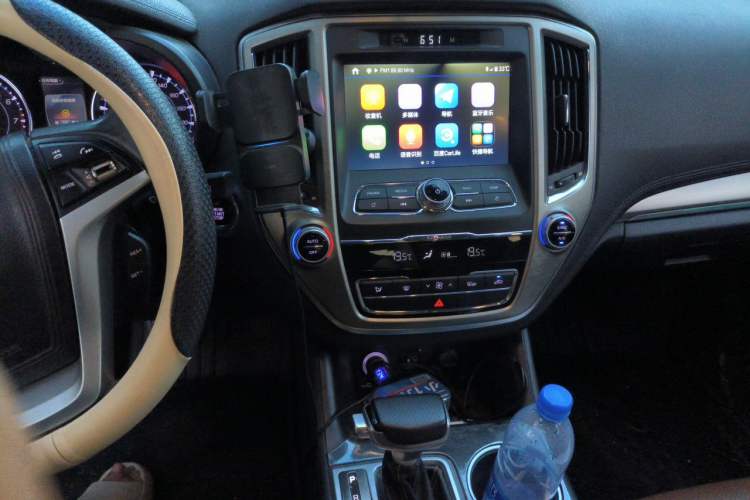Used CHANGAN CS95 2017 2.0T Four-Wheel Drive SmartDrive Edition Audio And AC Panel