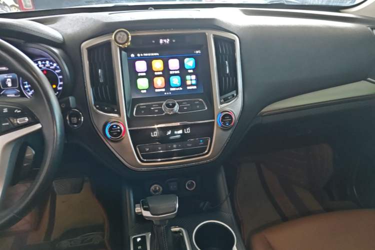 Used CHANGAN CS95 2017 2.0T Two-Wheel Drive Zhitu Edition Audio And AC Panel