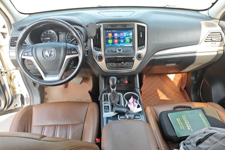 Used CHANGAN CS95 2017 2.0T Two-Wheel Drive Zhiyuan Edition Center Console