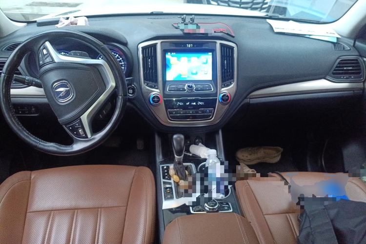 Used CHANGAN CS95 2017 2.0T Four-Wheel Drive SmartDrive Edition Center Console