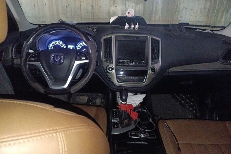 Used CHANGAN CS95 2017 2.0T Two-Wheel Drive Zhiyuan Edition Center Console