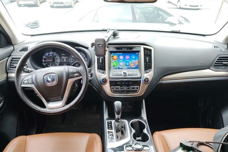 Used CHANGAN CS95 2017 2.0T Two-Wheel Drive Zhitu Edition Center Console