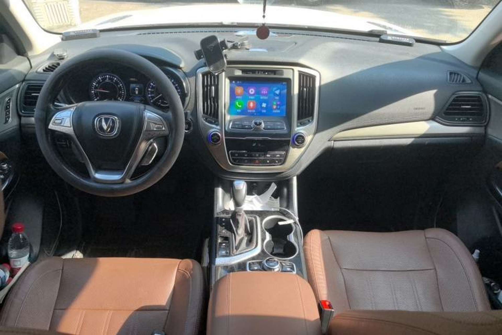 Used CHANGAN CS95 2017 2.0T Four-Wheel Drive ZhiZun Edition Center Console